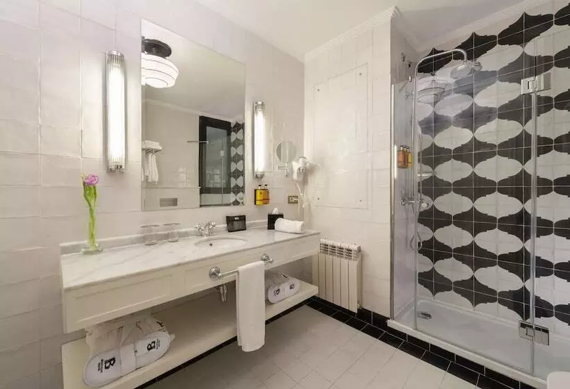 اتاق لوکس با چشم‌انداز شهر, Boutique Hotel H10 Villa de La Reina
