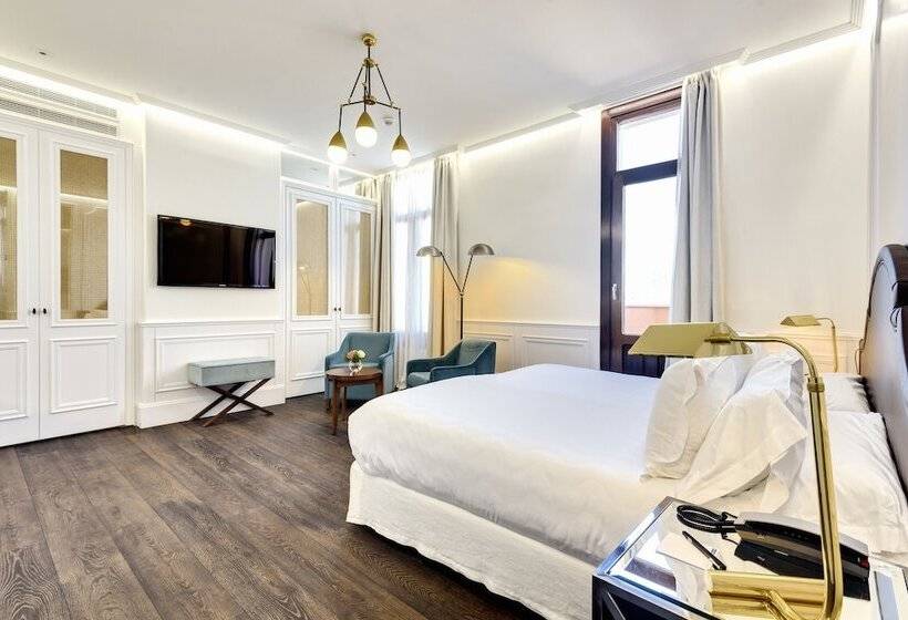 Suite with Terrace, Boutique Hotel H10 Villa de La Reina