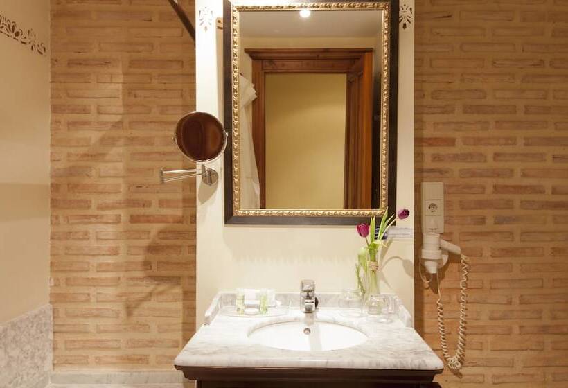 스탠다드 룸, Ad Hoc Parque