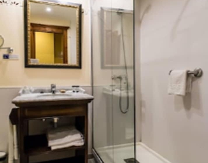 스탠다드 룸, Ad Hoc Parque