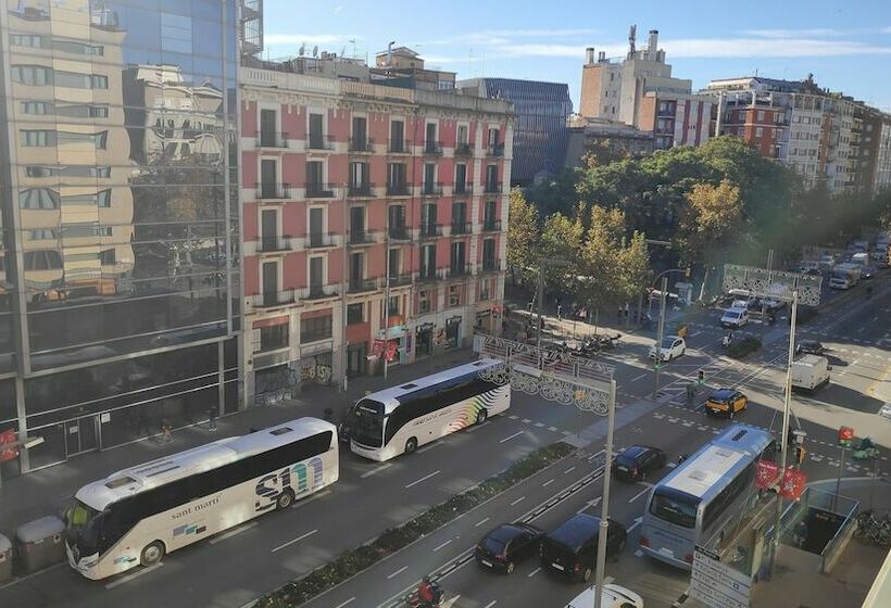 اتاق سوپریور, Barcelona Universal