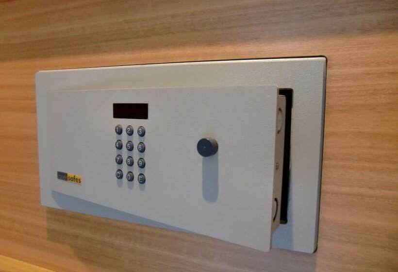 اتاق پرستیژ, Barcelona Universal