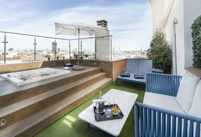 Suite with Terrace, Boutique Hotel H10 Villa de La Reina