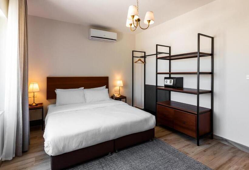 سوئیت با بالکن, Canary Boutique