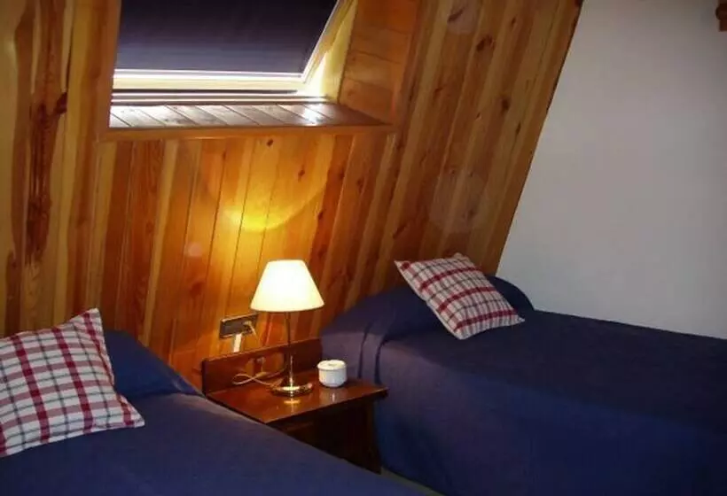 Standard Kolmen Hengen Huone, Lac Vielha
