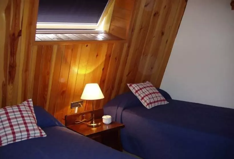 Standard Yhden Hengen Huone, Lac Vielha