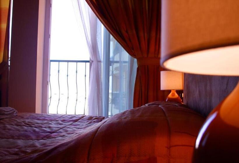 اتاق استاندارد, Mariam