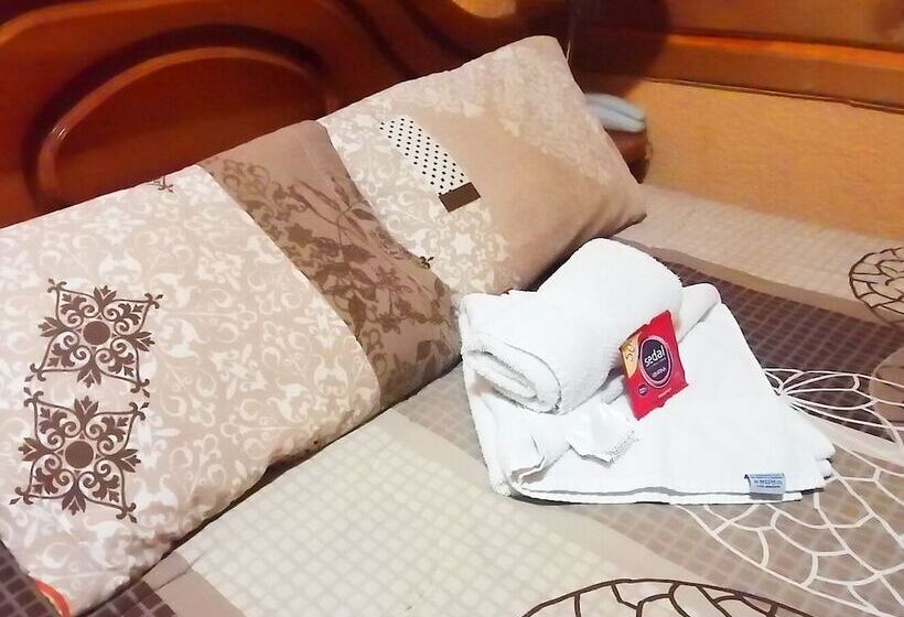 اتاق کلاسیک سه تخته, Rodelu