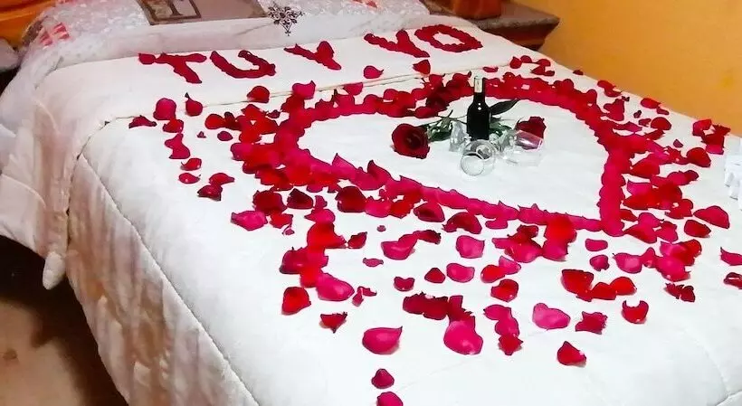 اتاق کلاسیک سه تخته, Rodelu