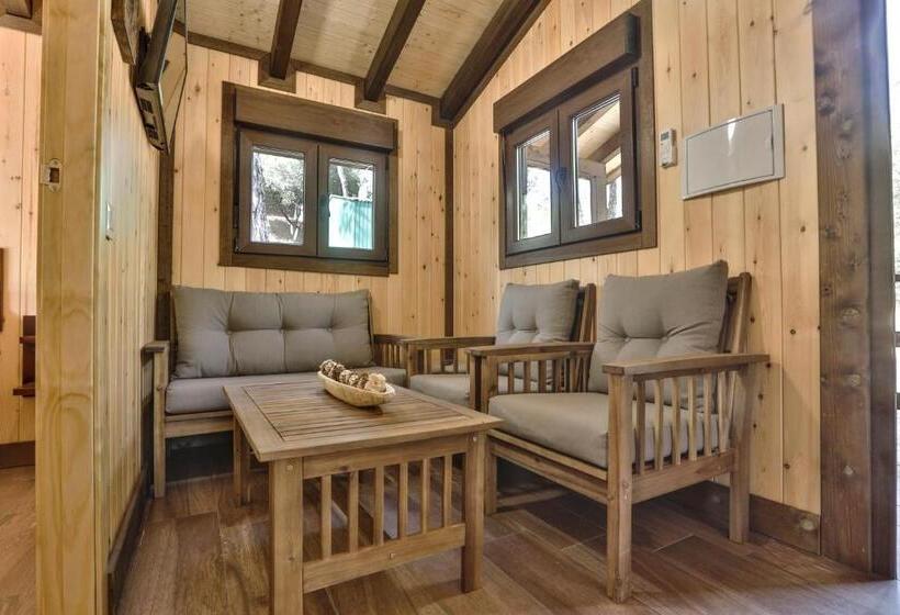 스탠다드 방갈로, Complejo Residencial Los Enebros