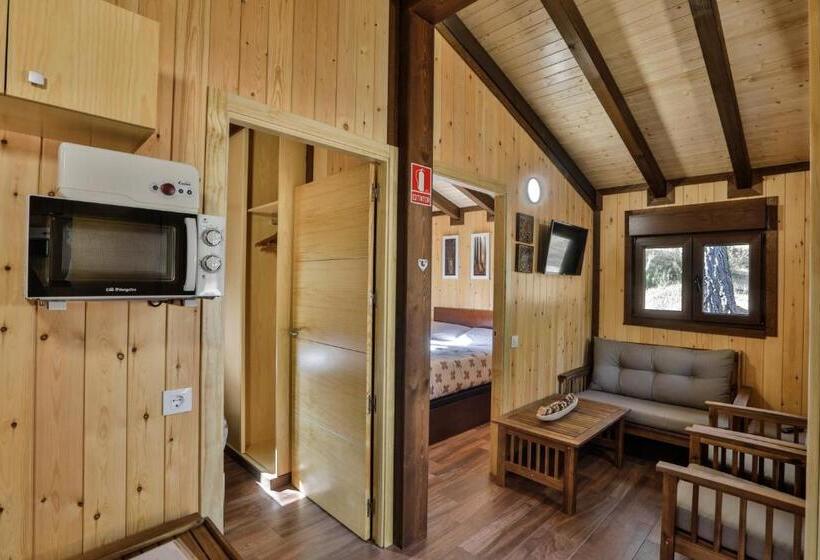 스탠다드 방갈로, Complejo Residencial Los Enebros