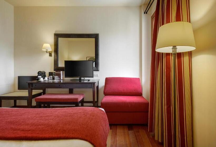 اتاق استاندارد سه نفره, Saliecho