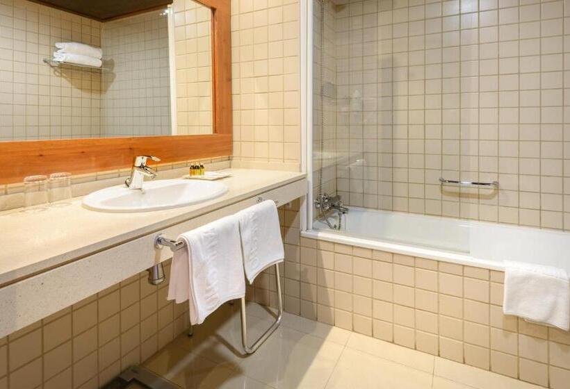 اتاق استاندارد با چشم‌انداز کوهستان, Saliecho