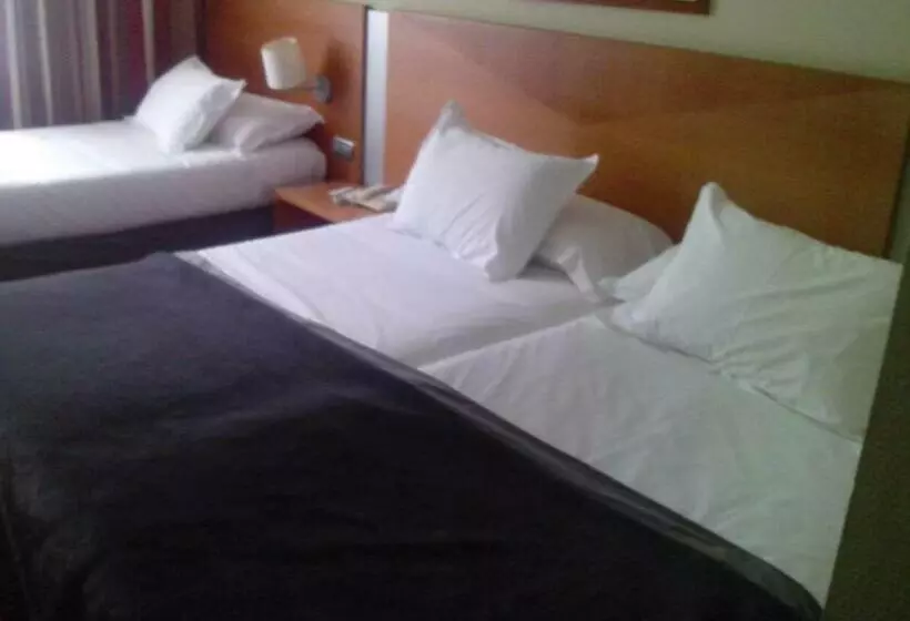 Habitació Triple Estàndard, Silken Luis De Leon