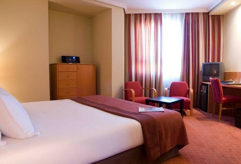 スタンダードトリプルルーム, Silken Luis De Leon