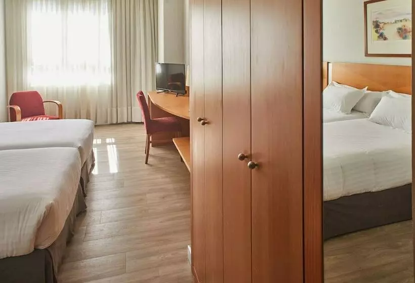 Habitació Triple Estàndard, Silken Luis De Leon