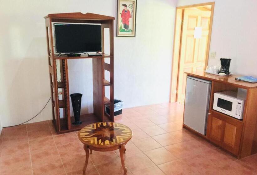 デラックスバンガロー, The Log Cabinn