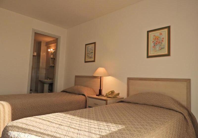 标准单人间, Tres Cruces