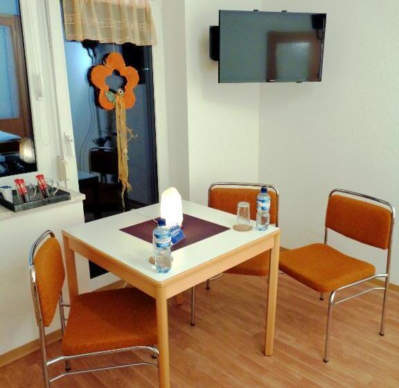 Apartamento 2 Quartos, Gästehaus Schiemann