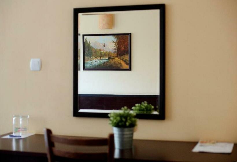 غرفة ديلوكس, Complex Chayka