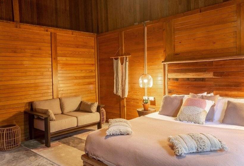 جناح, Nílu Isla Mujeres by Selina