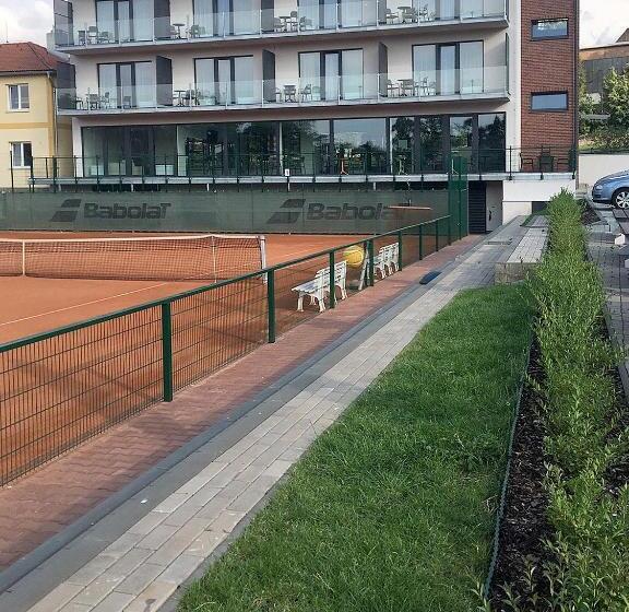 豪华工作室, Penzion Tenis Htk