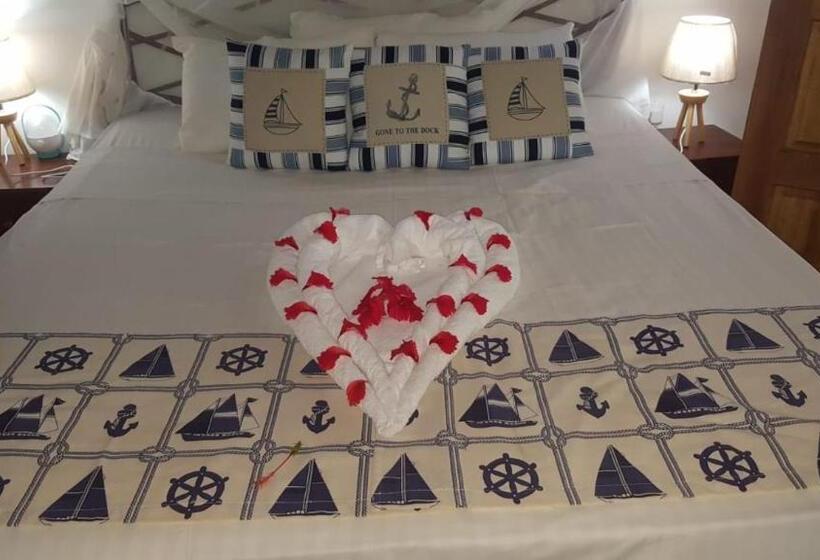 کلبه ییلاقی, Coco Bay Villa