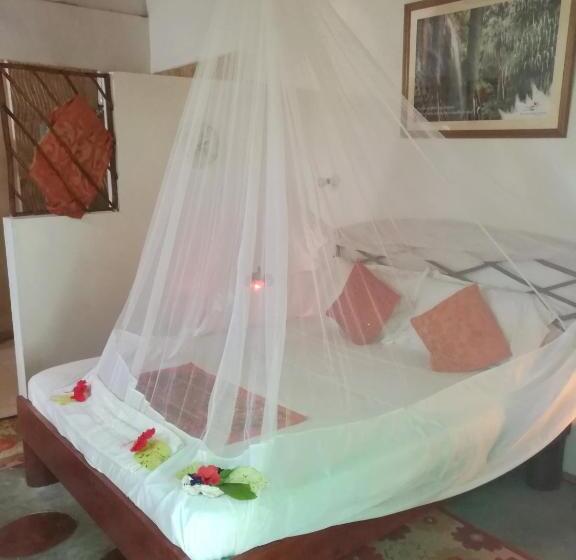 کلبه ییلاقی, Coco Bay Villa