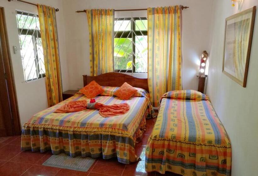 کلبه ییلاقی, Coco Bay Villa