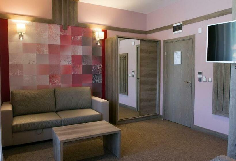 标准间, Etropolia