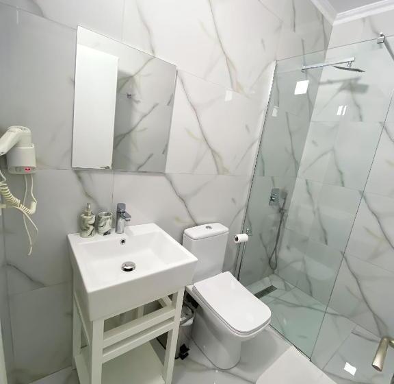 اتاق سوپریور خانوادگی, Abedini