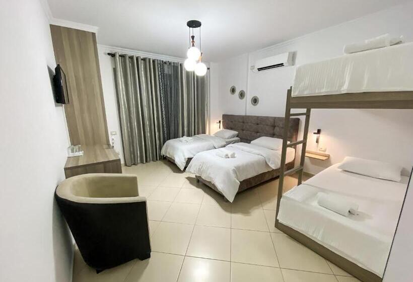 اتاق سوپریور خانوادگی, Abedini