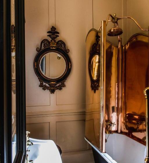 Junior Suite, Hazlitt S