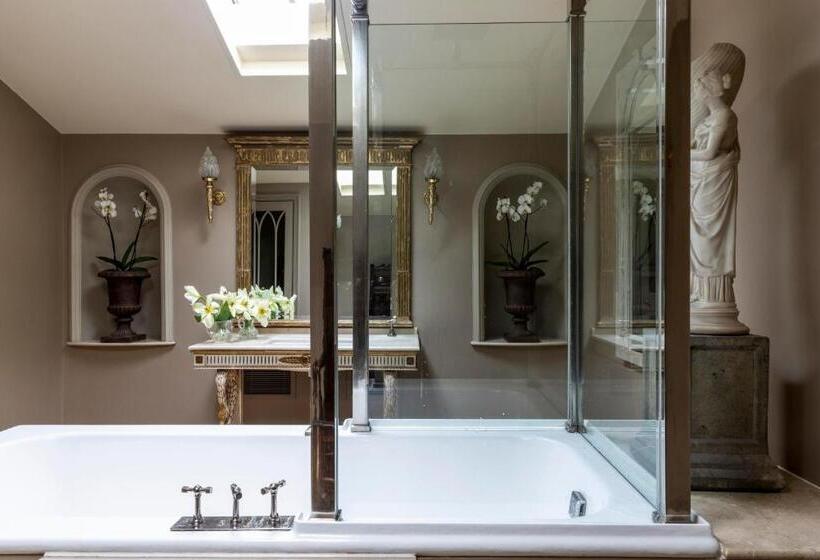 Junior Suite, Hazlitt S