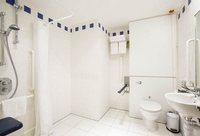 חדר סטנדרט נוף לנהר, Hilton Garden Inn Glasgow City Centre