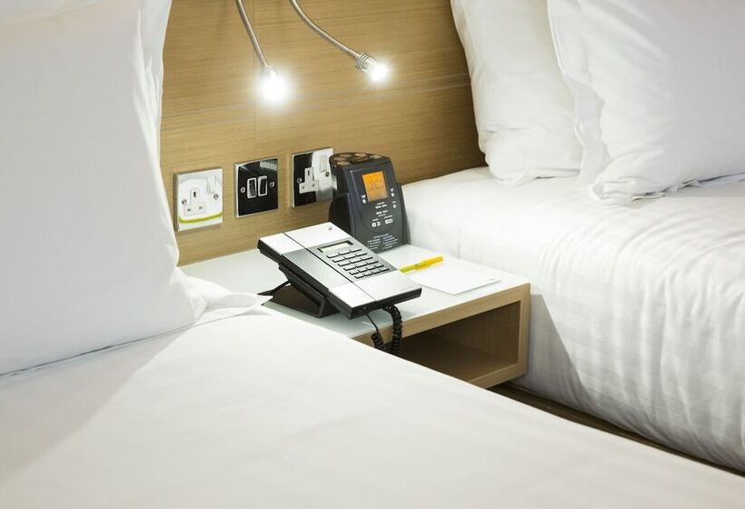 חדר סטנדרט נוף לנהר, Hilton Garden Inn Glasgow City Centre