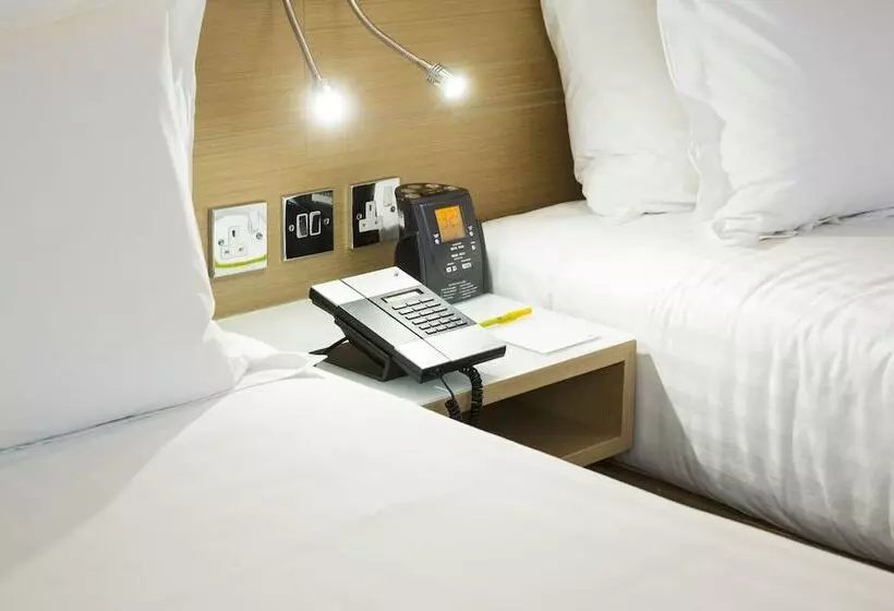 اتاق استاندارد با چشم‌انداز رودخانه, Hilton Garden Inn Glasgow City Centre