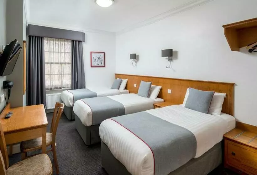 デラックストリプルルーム, OYO Townhouse New England Victoria