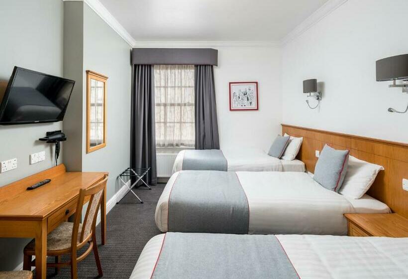 デラックストリプルルーム, OYO Townhouse New England Victoria