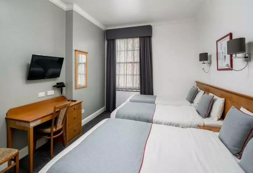 デラックスの４人部屋, OYO Townhouse New England Victoria