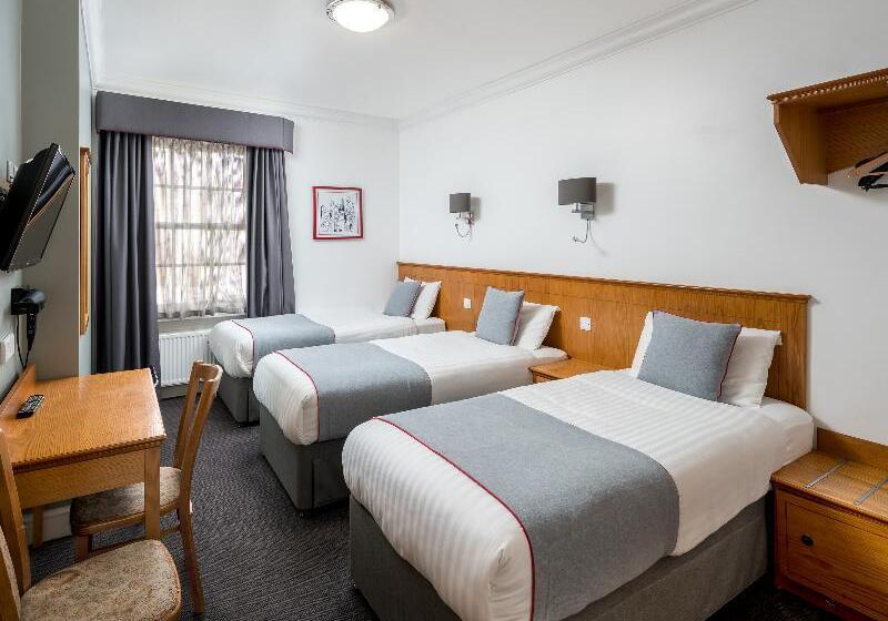 デラックストリプルルーム, OYO Townhouse New England Victoria