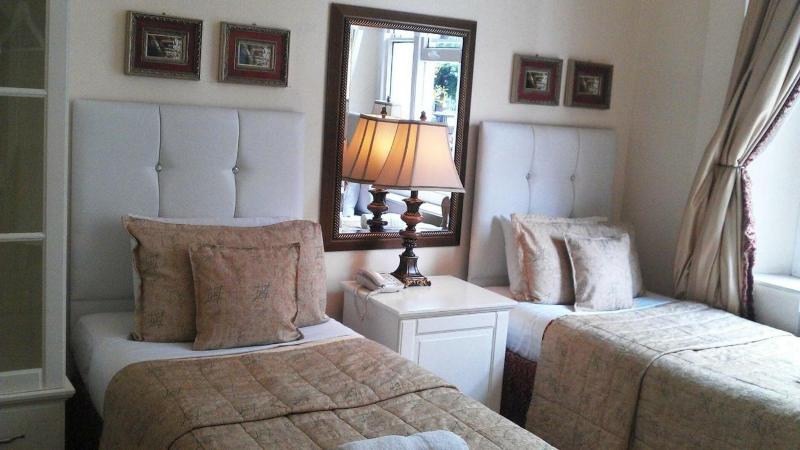 四人标准间, Piccolino Hyde Park