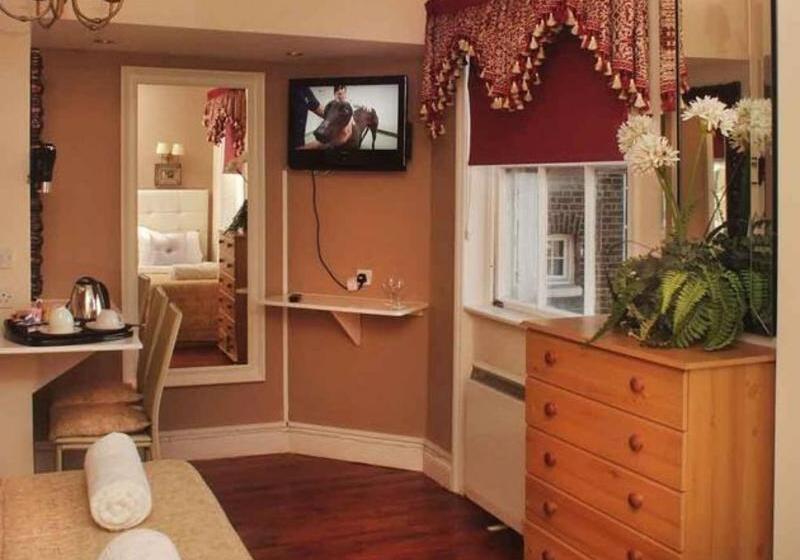 标准三人间, Piccolino Hyde Park