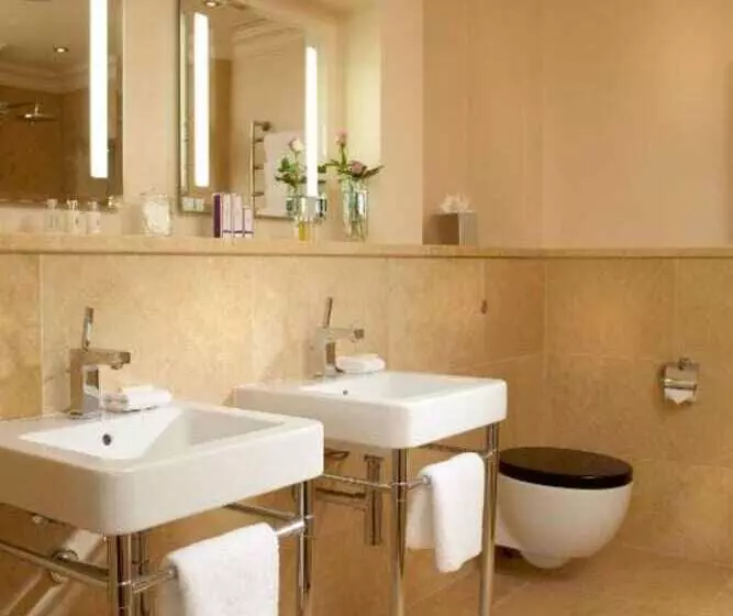 Executive Room, Stoke Park Country Club Spa And