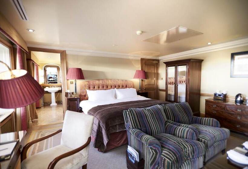 디럭스 룸, Stoke Park Country Club Spa And