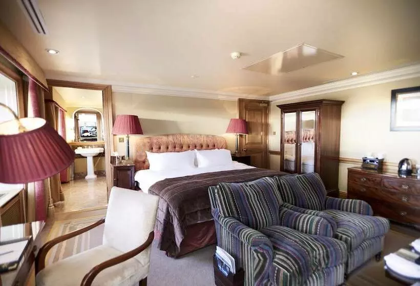 Deluxe Room, Stoke Park Country Club Spa And