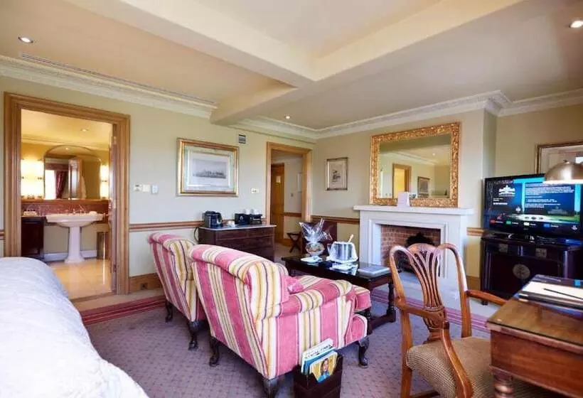 Deluxe Suite, Stoke Park Country Club Spa And
