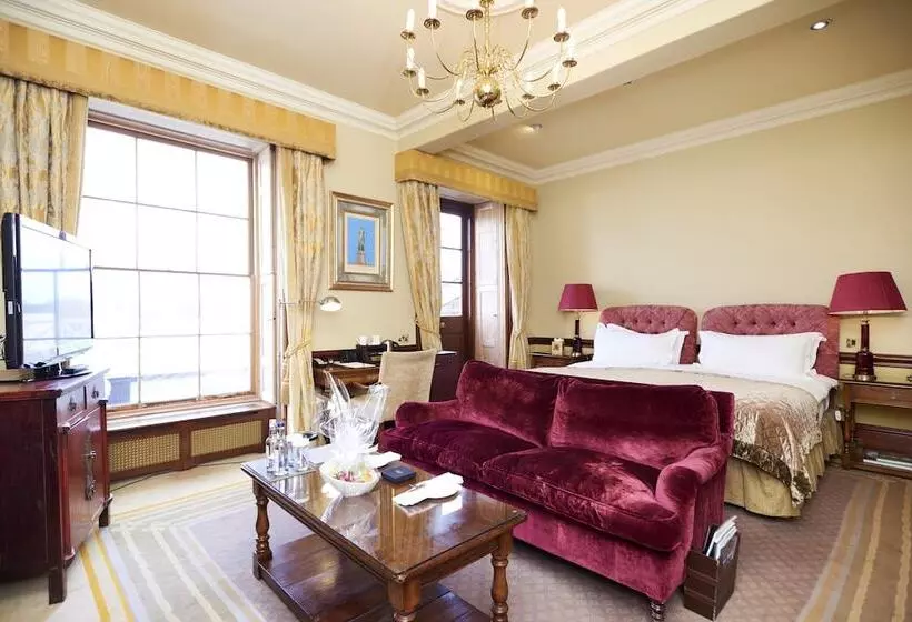 Deluxe Suite, Stoke Park Country Club Spa And