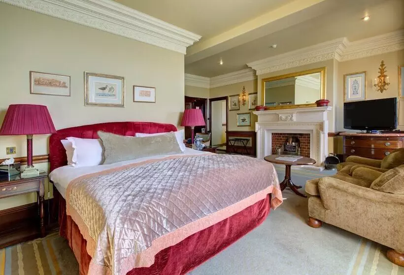 Deluxe Suite, Stoke Park Country Club Spa And