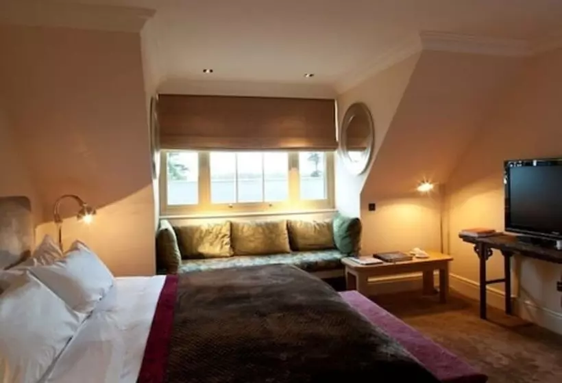 Deluxe Room, Stoke Park Country Club Spa And